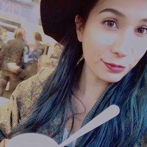 Meet your Posher, Ashley